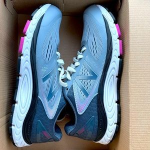 Brand new women’s size 11 New Balance running shoe